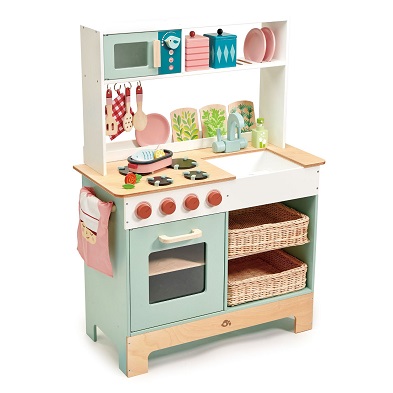 8 Benefits of Play Kitchens for Children